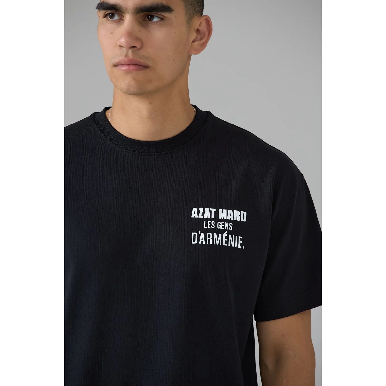 AZAT MARD LES GENS WHITE/BLACK T-SHIRT