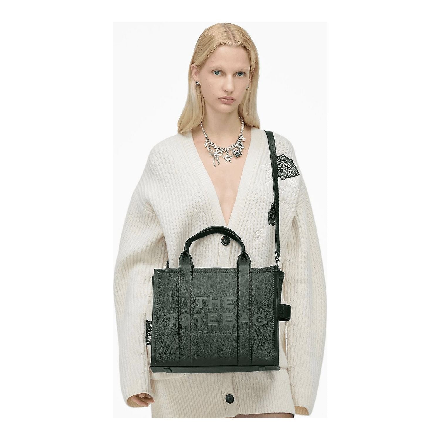 Marc Jacobs THE LEATHER
MEDIUM TOTE BAG