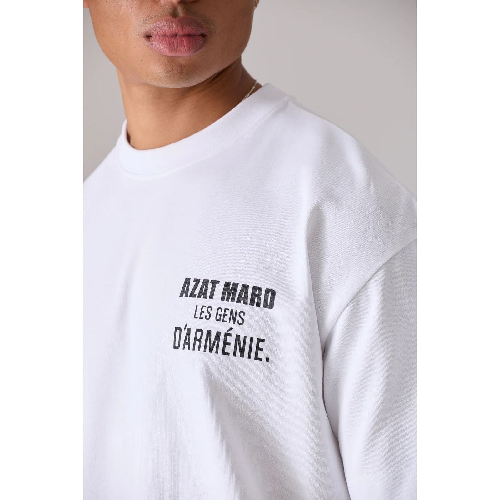 AZAT MARD LES GENS WHITE/BLACK T-SHIRT