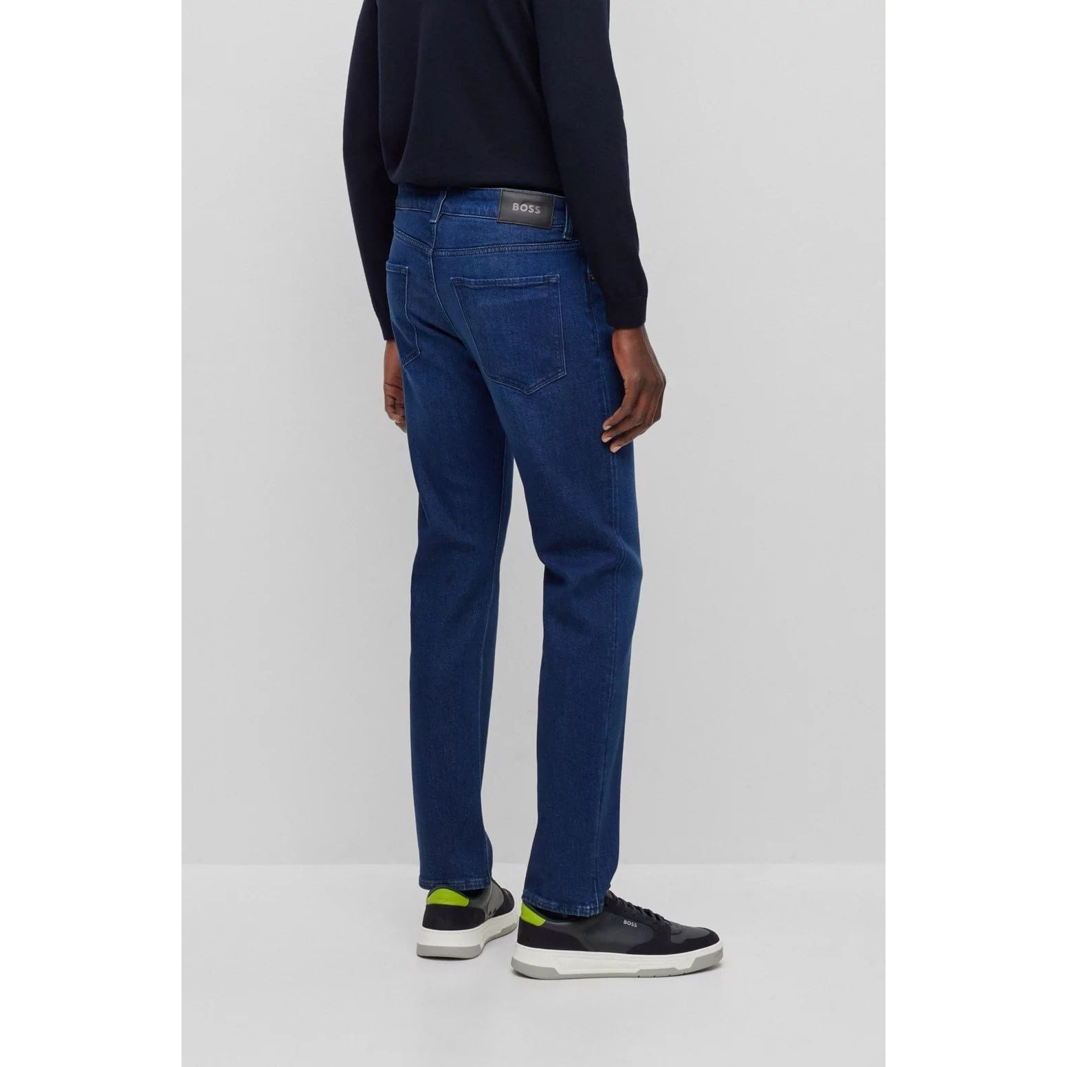 HUGO - Tapered-fit jeans in blue comfort-stretch denim