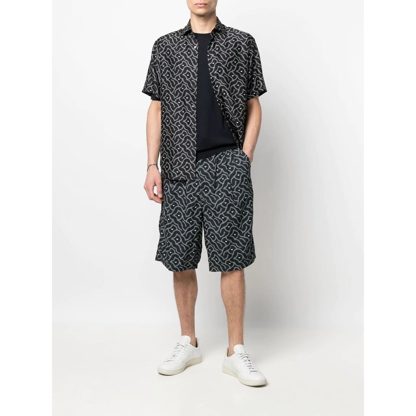 Emporio Armani geometric pattern shorts - Yooto