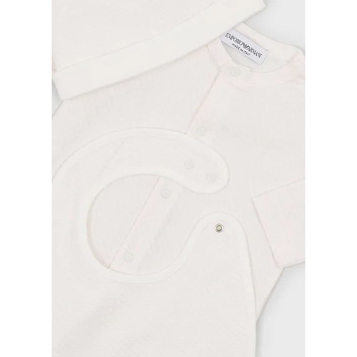 EMPORIO ARMANI KIDS GIFT SET CONSISTING OF OP-ART EAGLE BOOTIES, BIB, ONESIE AND BEANIE - Yooto