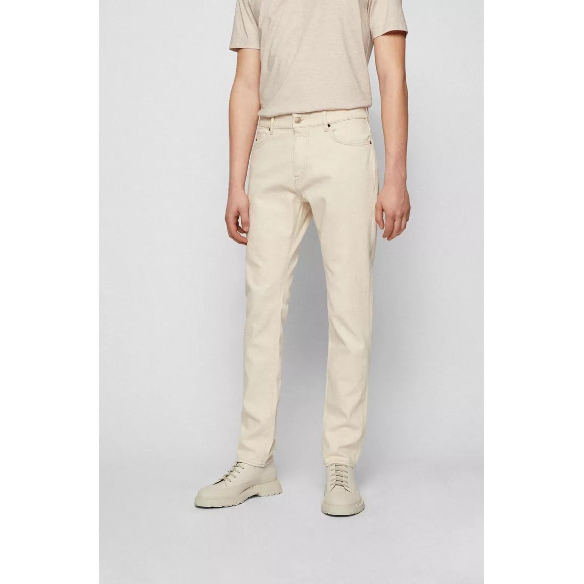 TAPERED-FIT JEANS IN NATURAL COMFORT-STRETCH DENIM - Yooto