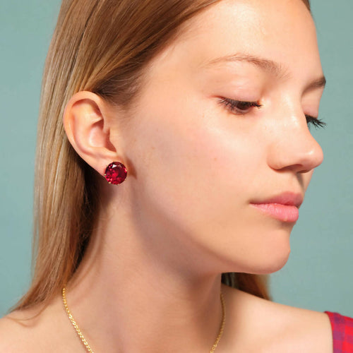 Load image into Gallery viewer, GARNET RED DIAMANTINE ROUND STONE POST EARRINGS - Yooto
