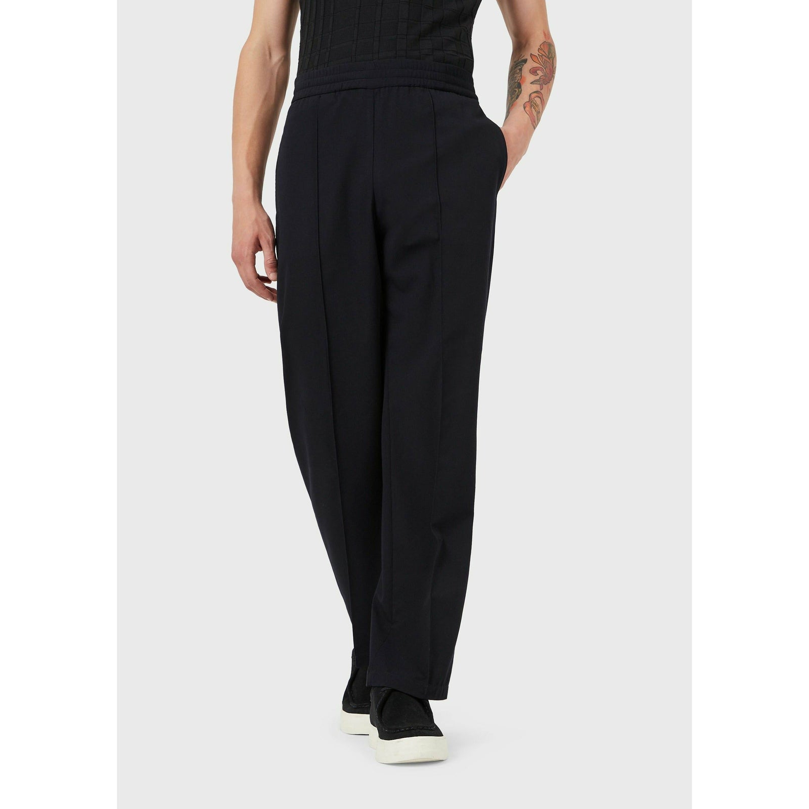 LIGHTWEIGHT TWILL TROUSERS WITH A CREASE AND ELASTICATED WAIST - Yooto