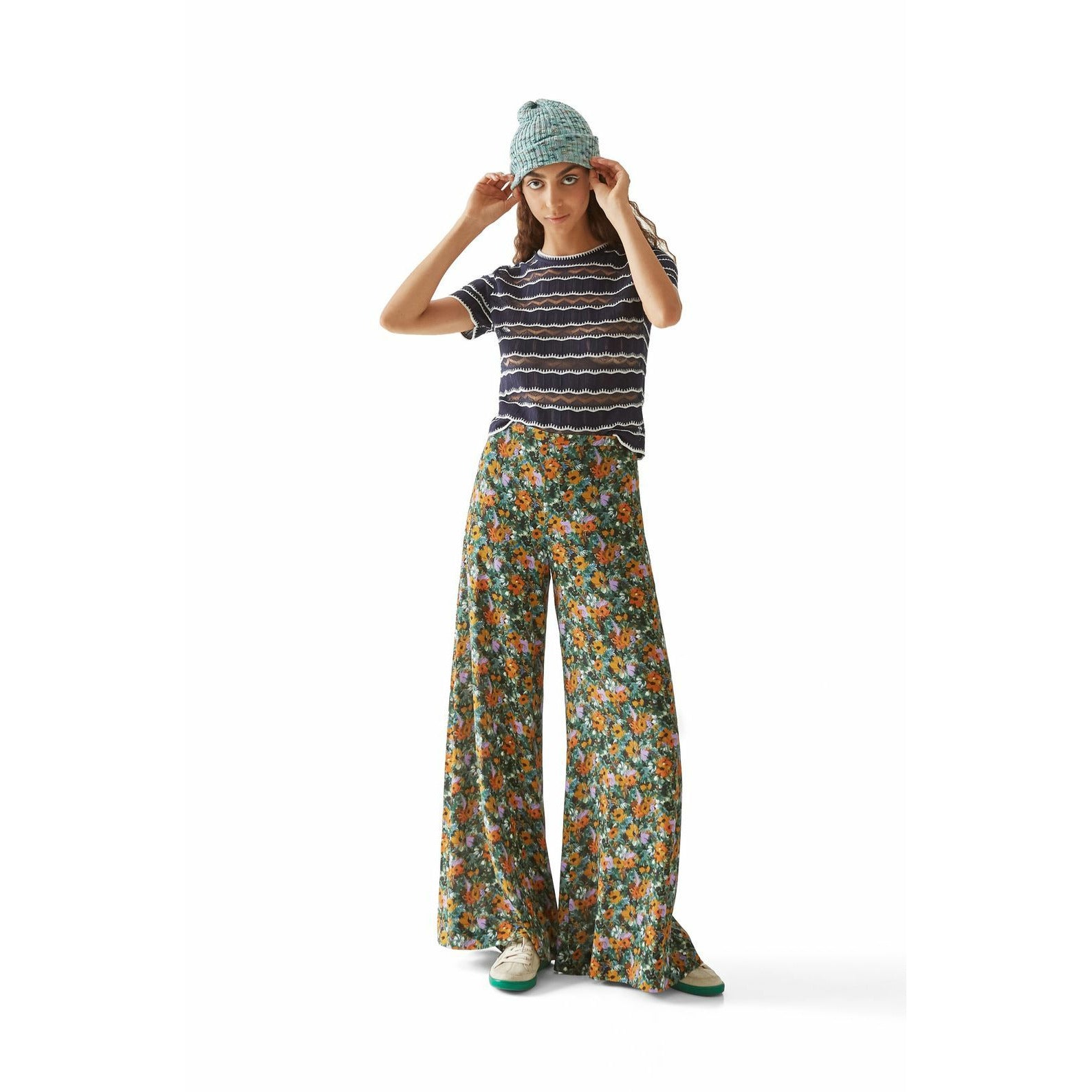 GREEN PANTS WITH FLORAL PRINT - Yooto